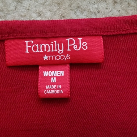 Macy's, 0069, Red PJs, long sleeves, Sz M - Picture 2 of 5